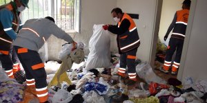 Malatya'da yalnız yaşayan kadının evinden bir kamyon çöp çıkarıldı