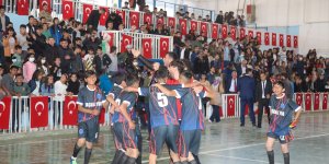 Başkale'de okullar arası futsal turnuvası sona erdi