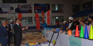 Vali Akbıyık'tan özel eğitimli okullara spor malzemesi dağıtımı