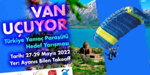 Van Gölü kıyılarında yamaç paraşüt yarışması