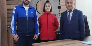 Hakkarili Nurgül, Okul Sporları Dünya Güreş Müsabakaları'nda 3'üncü oldu