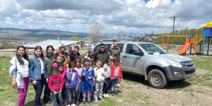 Kars'ta öğrencilere fidan dikimiyle çevre bilinci aşılanıyor