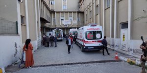 Bitlis'te öğrenci servisinin minibüse çarpması sonucu 20 kişi yaralandı