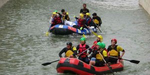 Eskiden kötü koku ve çöpten geçilmeyen derede rafting heyecanı