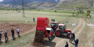 Taş toplama makinasıyla ekilemeyen topraklar can bulacak
