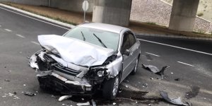 Malatya'da beton mikseri ile çarpışan otomobilin sürücüsü yaralandı