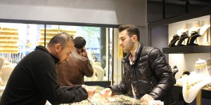 Van'da kuyumcularda düğün sezonu hareketliliği başladı