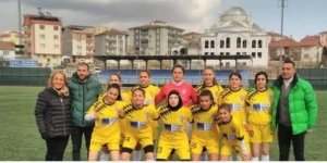 Malatya Bayanlar futbol takımı, ligi namağlup tamamladı