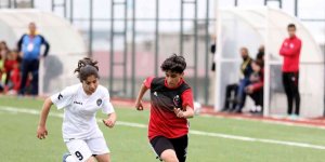 Van Büyükşehir Kadın Futbol takımı namağlup şampiyonluğunu ilan etti