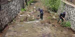 Güroymak Belediyesi dere temizliği yaptı