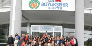 41 öğrenciye kamp için Çanakkale'ye uğurladı