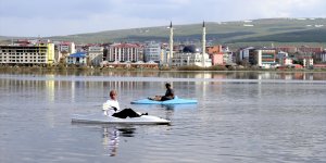 Ardahan'da debisi yükselen Kura Nehri'nde kano etkinliği
