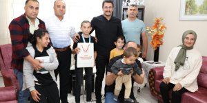 Ağrı Gençlik ve Spor İl Müdürü Çalgan, Şampiyon’u Evinde Ziyaret Etti