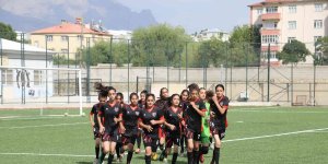 Van Büyükşehir Belediyesi kadın futbolunun tek adresi oldu