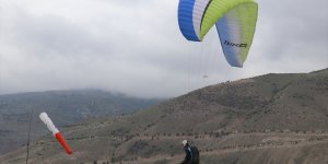 Yamaç Paraşütü Hedef Şampiyonası yarışları Erzincan'da başladı