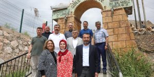 AK Parti'li Belediye Başkanları Keban'ı gezdi