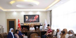 Başkan Altun, Çadlı öğrencileri makamında ağırladı