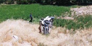 Malatya'da şarampole devrilen hafif ticari araçtaki 6 kişi yaralandı
