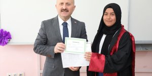 Ağrı'da öğrenciler karnelerini aldı