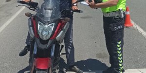 Iğdır'da okul çevresinde motosikletle gürültü yapan sürücülere ceza kesildi