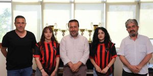 Kırmızı siyahlılar 2 genç yeteneği renklerine bağladı