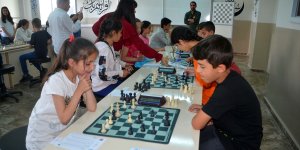Muş'ta okullar arası satranç turnuvası düzenlendi