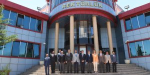 Vali Ozan Balcı Van YYÜ Rektörü Şevli'yi ziyaret etti