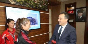 Vali Öksüz, başarılı sporcuları ağırladı