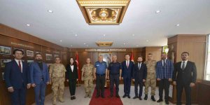 Emniyetten jandarmaya kuruluş yıldönümü ziyareti