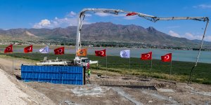 Ulaştırma ve Altyapı Bakanı Karaismailoğlu, Van'da Çevre Yolu Temel Atma Töreni'ne katıldı