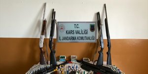 Kars'ta ruhsatsız silah operasyonunda 4 gözaltı