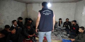 Van'da bir evin bodrumunda 24 düzensiz göçmen yakalandı