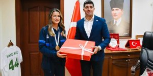 Dünya şampiyonu milli boksör Akbaş, Doğanşehir Kaymakamı Kılıç'ı ziyaret etti