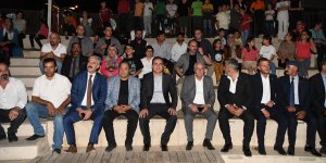 MHP heyeti Hakkari'de sinema etkinliğine katıldı