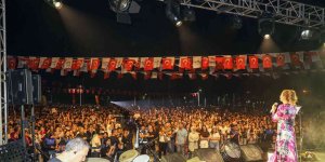 Van'da Funda Arar rüzgarı