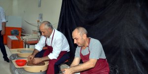 Muş'ta üniversite öğrencileri, atölyelerde kendilerini geliştiriyor
