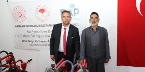 Elazığ'da 52 üreticiye süt sağım makinası dağıtıldı