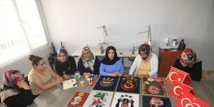 Özalp'ta kadınlar çivi ve teli sanata dönüştürüyor