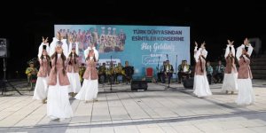 'Türk dünyasından esintiler' konserine Elazığlılar yoğun ilgi gösterdi