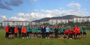 Vali Memiş'ten Giresunspor kampına ziyaret
