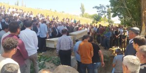 Arazi kavgasında öldürülen 4 kişinin cenazesi Van'da toprağa verildi
