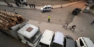 Erzurum'da freni boşalan kamyon 6 araca çarptı