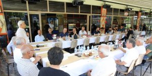 Başkan Güder, veterinerler ile istişare toplantısı gerçekleştirdi