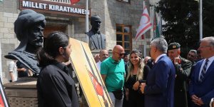 Erzincan'da lise öğrencileri '15 Temmuz' temalı resim ve kitap sergisi açtı