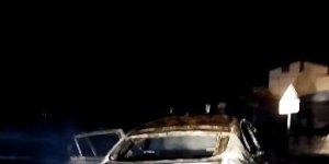 Bingöl'de seyir halindeyken alev alan otomobil küle döndü