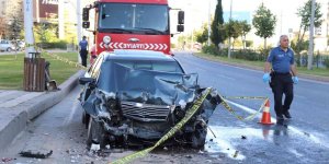 Otomobil minibüsle çarpıştı: 1 ölü, 1 yaralı