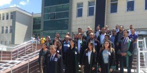 Kars'ta avukatlardan basın açıklaması