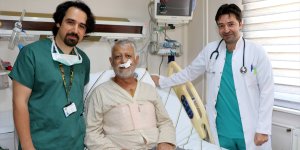 Böbrek ve akciğer hastası bilinci açık şekilde kalp ameliyatı oldu