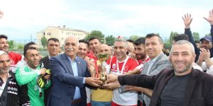 Çıldır Belediyesi futbol turnuvası şampiyonu Eşmepınar