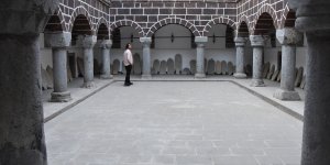 Hakkari'deki tarihi medrese "müze" olarak turizme hizmet ediyor
